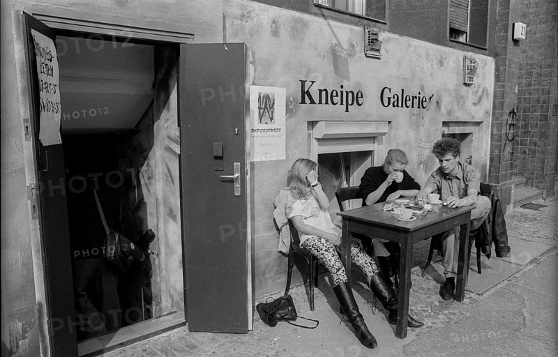 Germany, Berlin, 21.04.1991, Kellerkneipe Assel, Oranienburger Straße, Europe