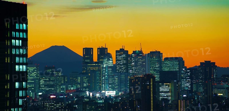 Shinjuku and Mount Fuji. Shooting Location: Tokyo metropolitan area