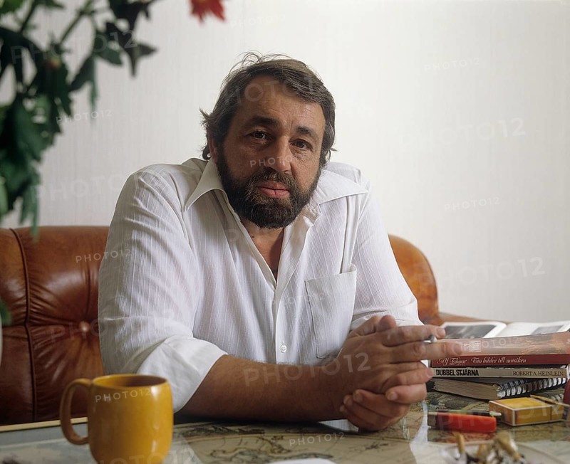 Cornelis Vreeswijk. Dutch-born Swedish singer songwriter, poet and actor. Born 8 august 1937 - 12 november 1987. Cornelis Vreeswijk is considered one of the most influential and successful troubadours in Sweden. 1970s