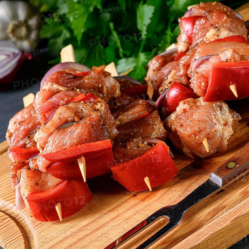 Roh schish kebab mit verschiedenen gemüse