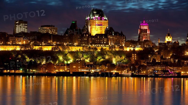 Quebec by night