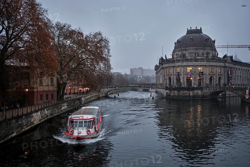 Germany, Berlin, 26.12.2024, Bodemuseum (Kaiser-Friedrich-Museum), Museum Island, Monbijou Bridge, Ship on the Spree, Europe