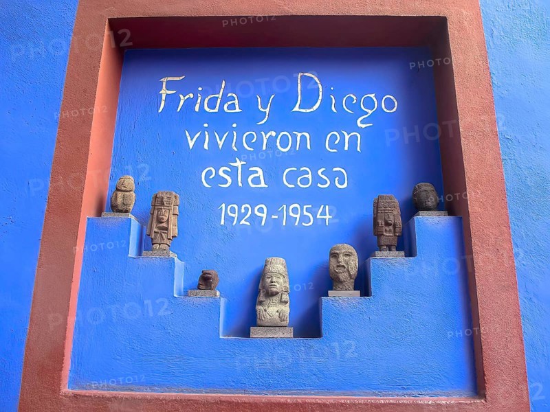 Mexico City, Mexico. Jan 12, 2024. A sign with the text in Spanish: Frida y Diego lived in this house from 1929 to1954 in a museum