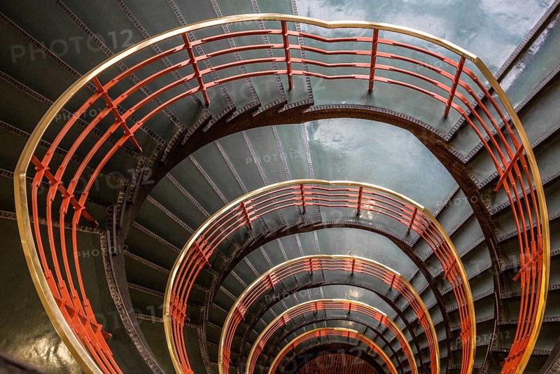 Hamburg, SPRINKENHOF office block, built 1927-1930 by Fritz Höger and Hans and Oskar Gerson, south staircase, spiral staircase looking downwards