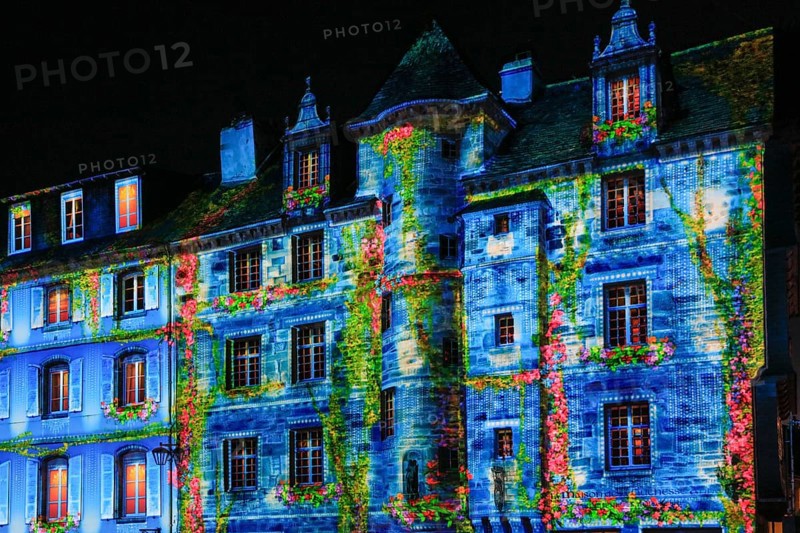 Projections on the façade of the Maison de la Duchesse Anne, light show at the turn of the year in the old town centre of Landerneau, Finistere Penn-ar-Bed department, Bretagne Breizh region, France, Europe