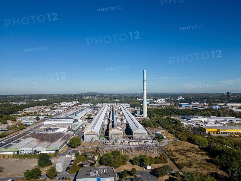 German company Trimet Aluminium SE produces primary aluminum (primary smelted aluminum) in its main manufacturing facility in Essen, North Rhine-Westphalia. This site produces 165, 000 metric tons of primary aluminium and 285, 000 metric tons of cast products annually, it also recycles 100, 000 metric tons of scrap aluminium. The manufacturing site consumes as much electricity as the entire city of Essen (580, 000 residents)