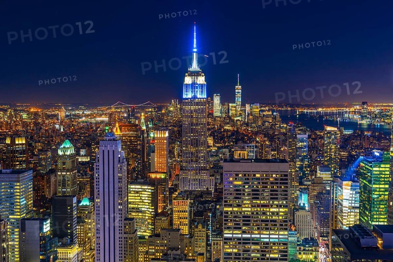 Downtown night view seen from the top of the Rock (Rockefeller Center Observation Deck). Shooting Location: New York, Manhattan