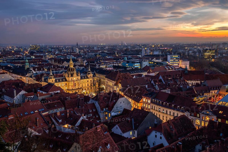 View from the Schlossberg, illuminated town hall, roofs in the old town, blue hour, sunset, Graz, Styria, Austria, Europe
