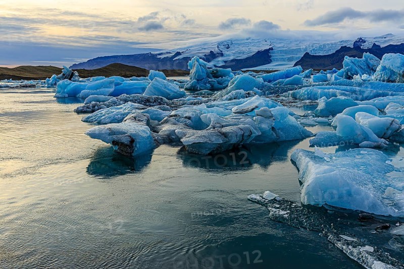 Jökulsarlon glacier lagoon, icebergs with glacier, Vatnajökull National Park, Hornafjörður, South Iceland Iceland
