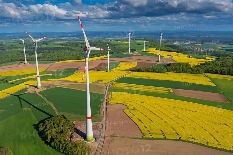 Wind power, wind energy plant, wind wheel, wind turbines, wind power plant, WEA, Kaiserslautern district, energy, electricity, rape fields, landscape, Rothselberg, Kaiserslautern district, Rhineland-Palatinate, Federal Republic of Germany