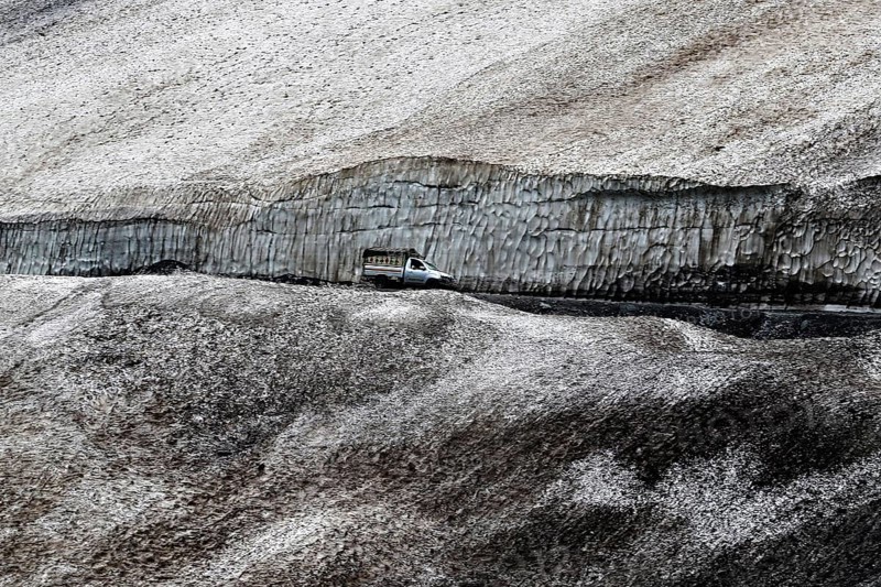 Transport van, Khardungla pass glacier, Jammu and Kashmir, India, Asia