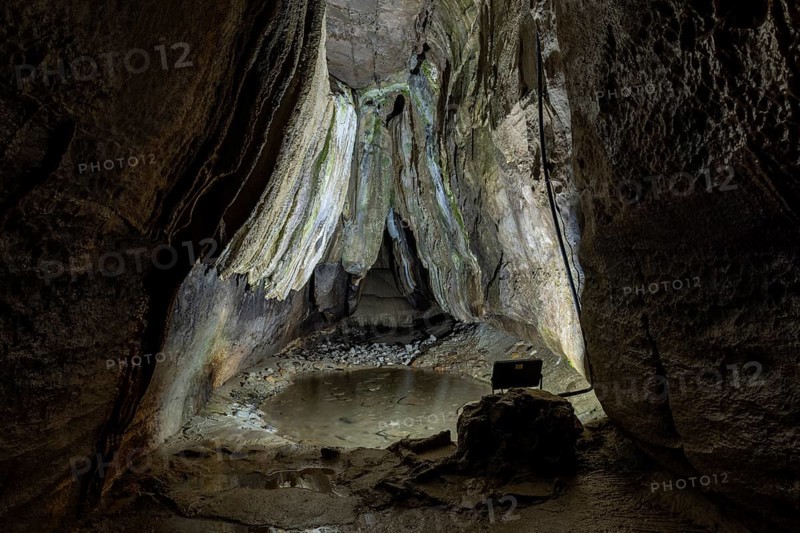 Gothic arch, formation in the stalactite cave, Ingleborough Cave, Clapham, Yorkshire Dales, England, Great Britain