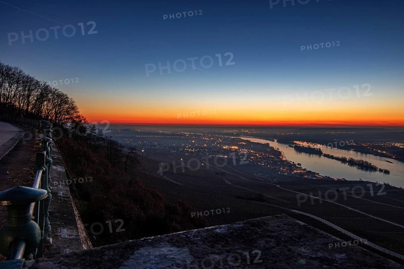 Beautiful park at sunrise on a winter morning. Beautiful view of the Rhine valley at sunrise. Landscape photograph at the Niederwalddenkmal, Rüdesheim, Hesse, Germany, Europe