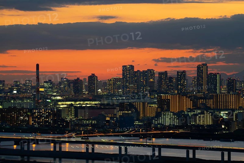 Metropolitan Expressway Central Loop Line and Tokyo Town. Shooting Location: Edogawa -ku, Tokyo