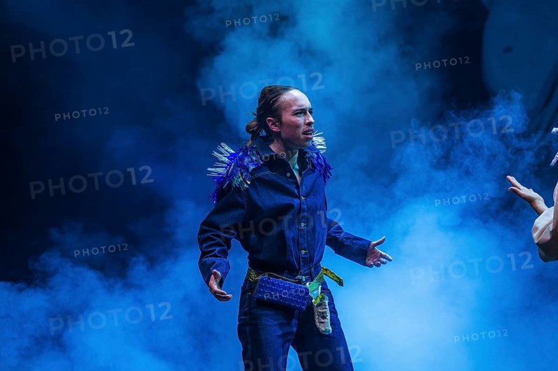 Performers:inside: Jona James Aulepp, Sila Davulcu, Malte Göbel, Kaey Kiel, Doreen Kutzke, Laura Landergott, Julie Miess, Elise Mory, Rúben Nsue, Minh Duc Pham, Sophia Sylvester Röpcke, Christiane Rösinger, Albertine Sarges, Andreas Schwarz