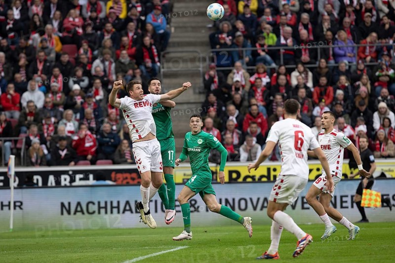 Andreas Dick (DFL/DFB REGULATIONS PROHIBIT ANY USE OF PHOTOGRAPHS AS IMAGE SEQUENCES AND/OR QUASI-VIDEO), RheinEnergieStadion, Cologne, North Rhine-Westphalia, Dominique Heintz (1.FC Köln, defence, #3), Niko Gießelmann (SpVgg Greuther Fürth, defence, #17), 2nd Bundesliga, 1.FC Köln, SpVgg Greuther Fürth on 09.11.2024 at the RheinEnergieStadion in Cologne Germany