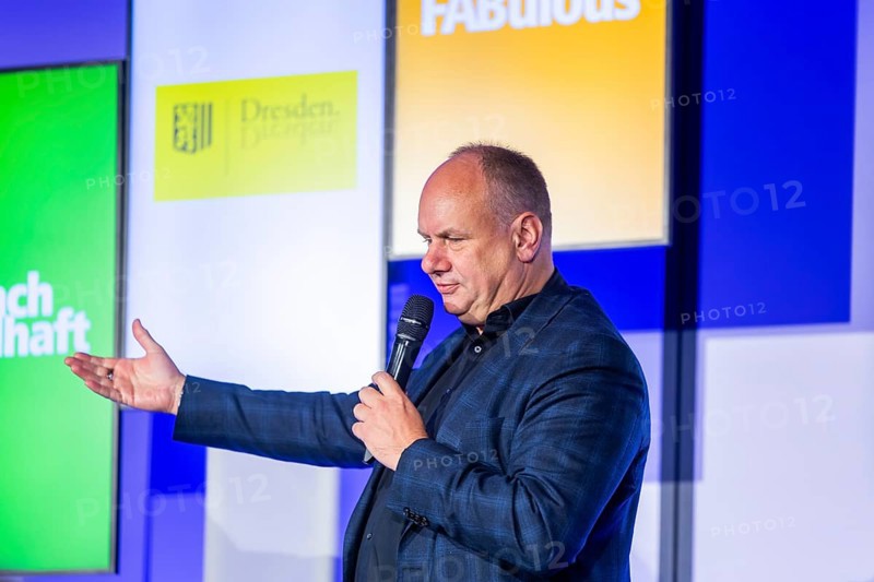 The Dresden factory is Jenoptik's most modern production facility. The optical systems manufactured there are what make the global chip industry possible in the first place. At almost 100 million euros, the largest single investment in the company's recent history was realised for this purpose. Mayor of the City of Dresden, Dirk Hilbert gives a welcoming speech, Dresden, Saxony, Germany, Europe