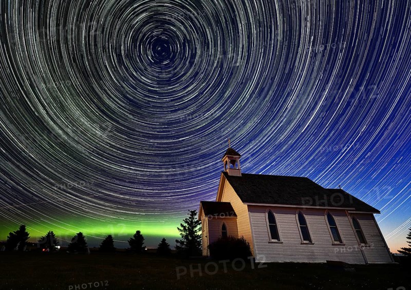 Aurora explosion in Saskatchewan Canada very colorful pulsating