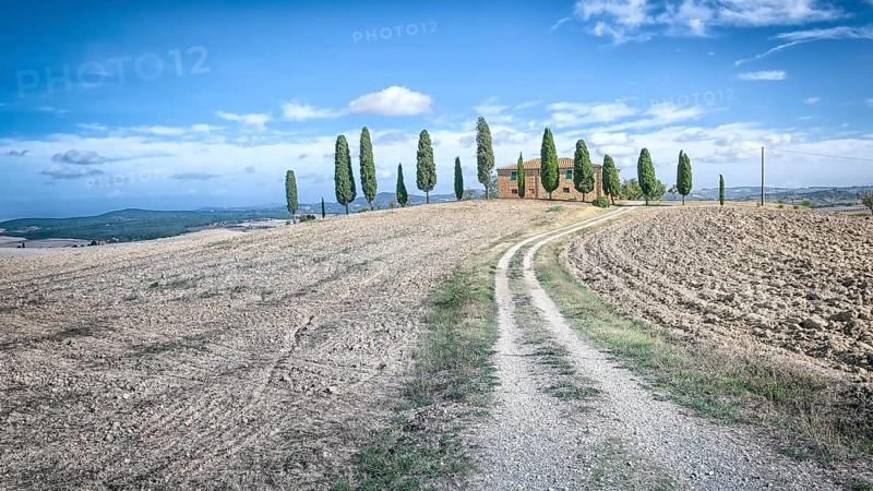 An image of a beautiful house in Tuscany Italy