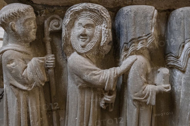 Smiling nun, Tomb of Urraca Díaz de Haro, chapter house, 12th century, Monastery of Santa María de San Salvador de Cañas, Cañas, La Rioja, Spain, Europe