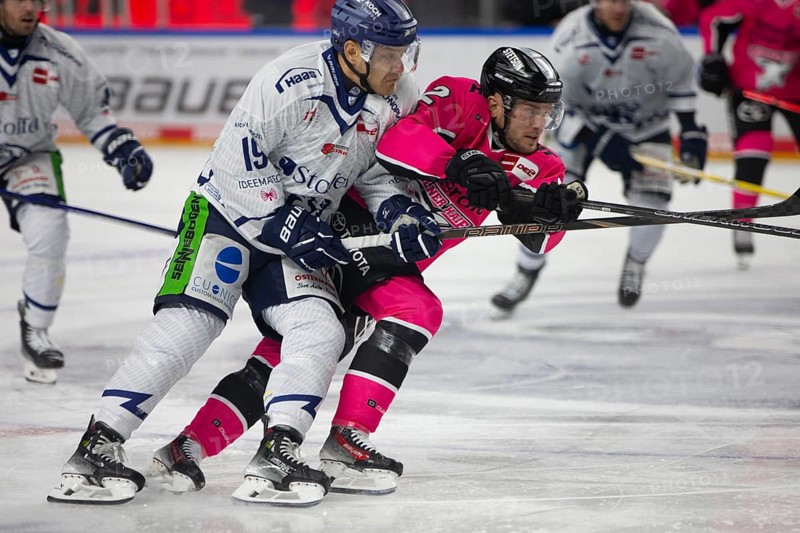 LanxessArena, Cologne, North Rhine-Westphalia, Parker Tuomie (Cologne Sharks, #62) st19+, PENNY DEL, Cologne Sharks- Staubing Tigers on 03.10.2024 at the LanxessArena in Cologne Germany