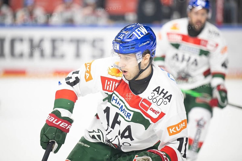 Laura Dick Cologne, LanxessArena, North Rhine-Westphalia, Mick charburner (Augsburger Panther, #11), PENNY DEL, Cologne Sharks-Augsburg Panthers on 08/12/2024 at the LanxessArena in Cologne Germany
