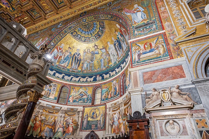 Apse, mosaic with the Coronation of the Virgin, 12th century, work of Pietro Cavallini, The Basilica of Santa Maria in Trastevere, Founded in the 3rd century by Pope Callistus I, Rome, Lazio, Italy, Europe
