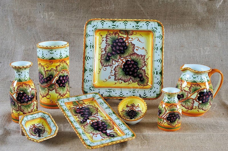 Some beautiful painted classical tuscan potteries (Ceramiche)