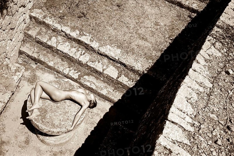 Mujer desnuda, Font Des Verger, Valldemossa, Mallorca, Islas Baleares, Spain, Europe