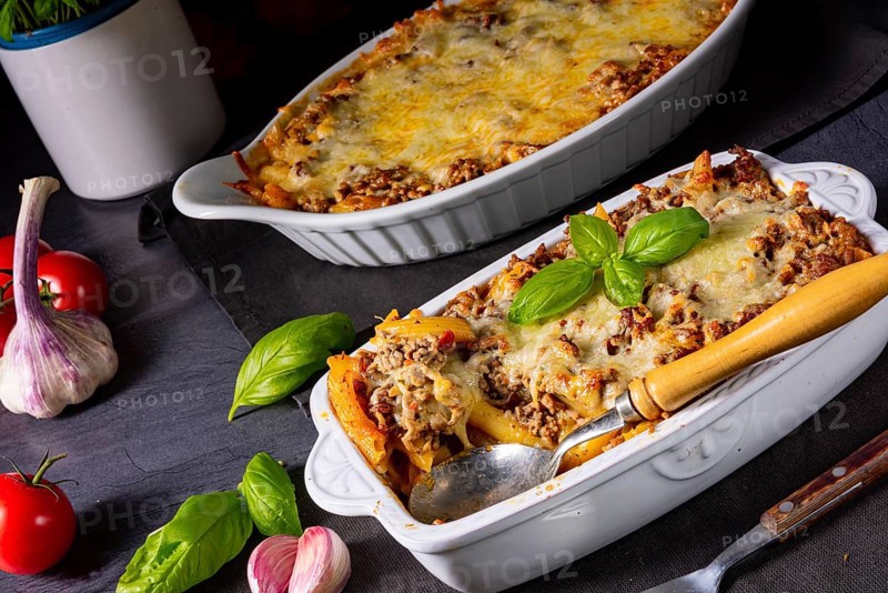 Pasta mince casserole with cheese