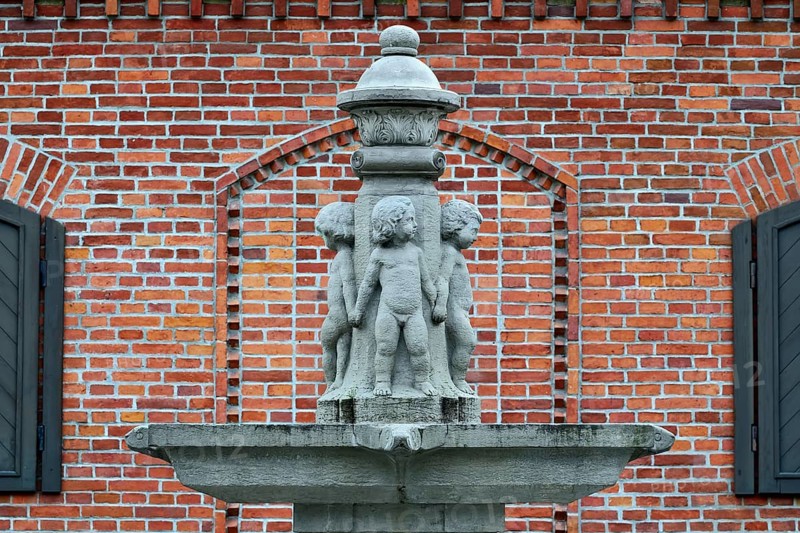 Fountain Putti. German sculptor Stanislaus, Kauer, 1908, Kaliningrad (Konigsberg), Russia, Europe