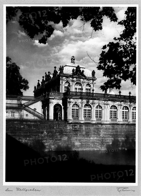 Zwinger, Dresden in front of the destruction, photo cycle STADT AM STROM, DRITTE FOLGE, by Friedrich Lüning (1901-1952), title of the photographer: Am Wallgraben, Saxony, Germany, Europe