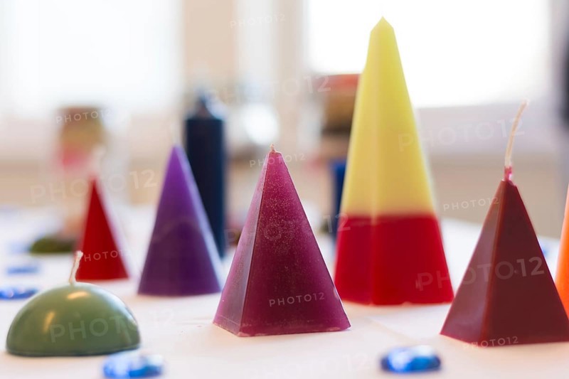 Mould your own candles in different colours and shapes