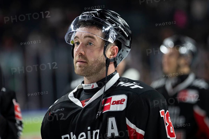 LanxessArena, Cologne, North Rhine-Westphalia, Joshua Currie (Cologne Sharks, #18), PENNY DEL, Cologne Sharks-Penguins Bremerhaven on 15/11/2024 at the LanxessArena in Cologne Germany
