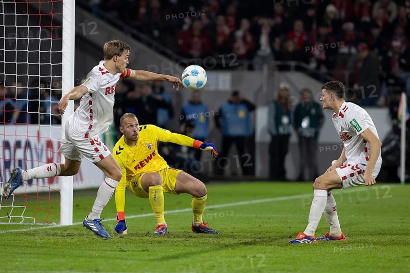 Timo Hübers (1.FC Köln, Defence, #4), Marvin Schwäbe (1.FC Köln, Goalkeeper, #1), DFB Pokal: 1.FC Köln, Holstein Kiel on 29/10/2024 at the RheinEnergieStadion in Cologne Germany . (DFL/DFB REGULATES PROHIBIT ANY USE OF PHOTOGRAPHS AS IMAGE SEQUENCES AND/OR QUASI-VIDEO), RheinEnergieStadion, Cologne, North Rhine-Westphalia, Germany, Europe