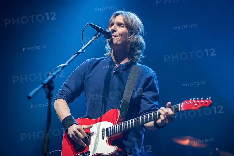 Wroclaw, Poland. 27th February, 2018. Concert of band Dire Straits Experience. Picture: guitarist Terence Reis