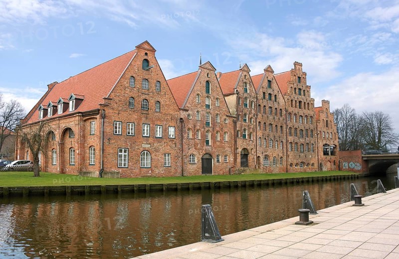 The salt reservoirs are a group of warehouses on the Lübeck Obertrave directly next to the Holstentor. They were built in the style of the brick renaissance and the brick baroque.