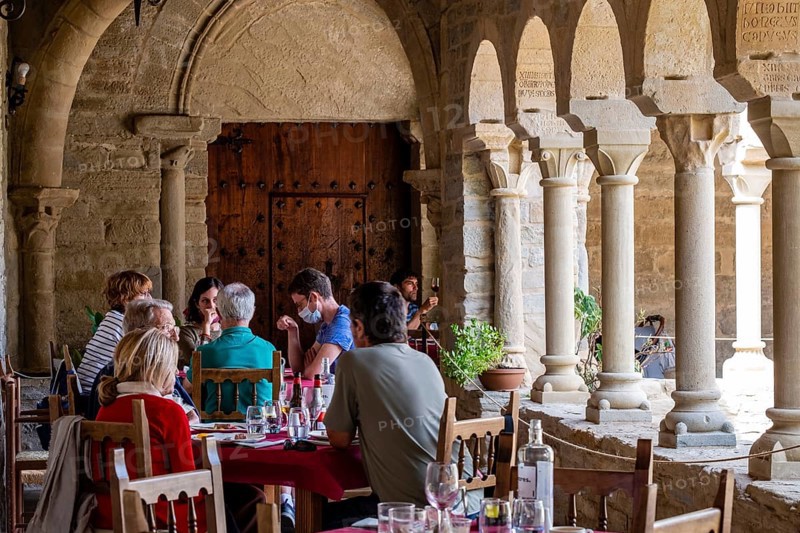 Cloister of the former cathedral of San Vicente, Roda de Isábena, Isábena Valley, Huesca, Spain, Europe