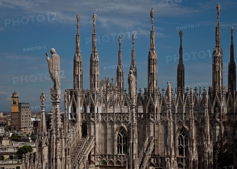 West side of the north transept, upper part with 19th-century pinnacles bearing lashings and sculptures, St., Sankt, Saint