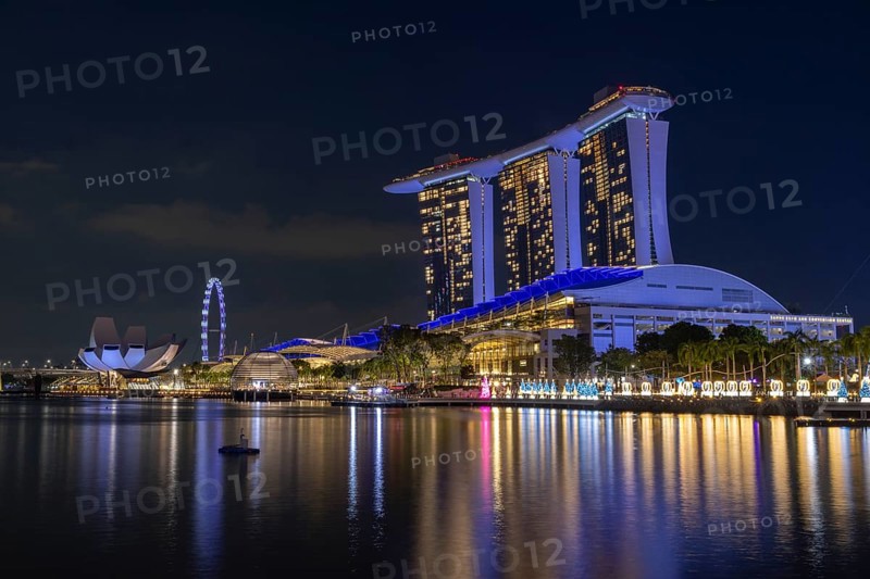 Marina Bay Sands, iconic hotel complex at the blue hour, Singapore, Singapore, Asia