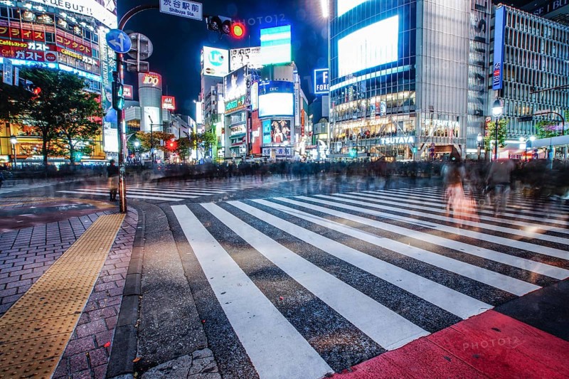 Shibuya scramble intersection of night view. Shooting Location: Tokyo metropolitan area