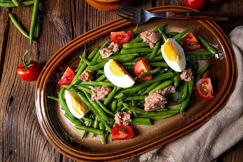 Rustic green bean salad with egg and tuna