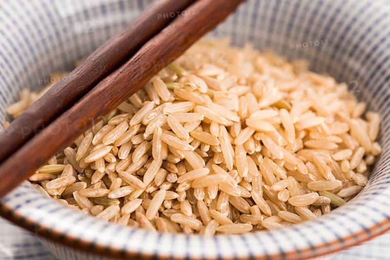 Raw brown rice in a bowl