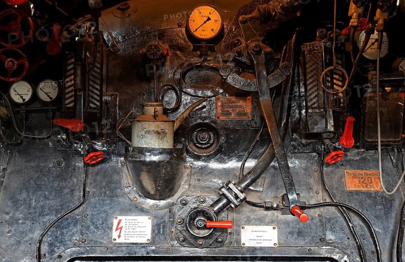 Driver's cab of express locomotive 01008