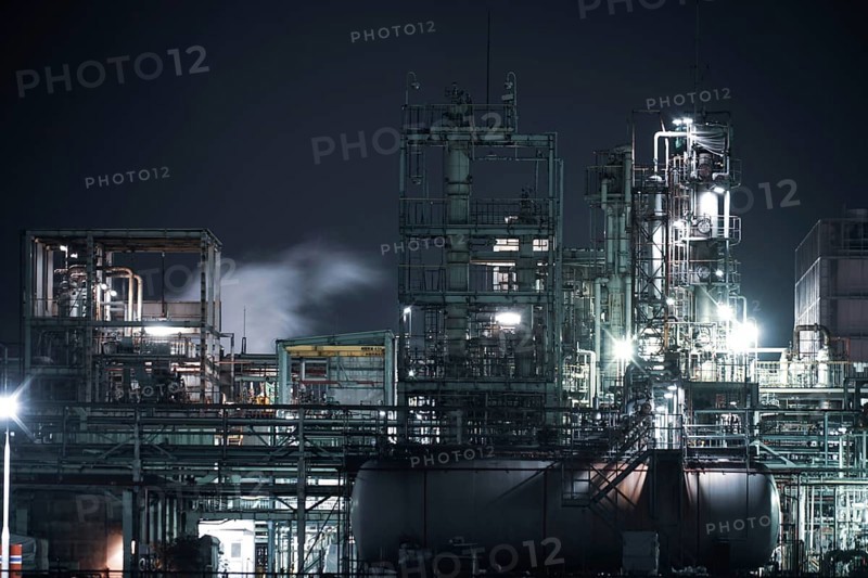 Factory night view of Kawasaki Keihin industrial zone. Shooting Location: Kawasaki City, Kanagawa Prefecture
