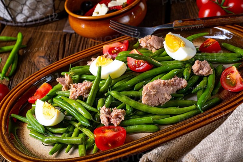 Rustic green bean salad with egg and tuna