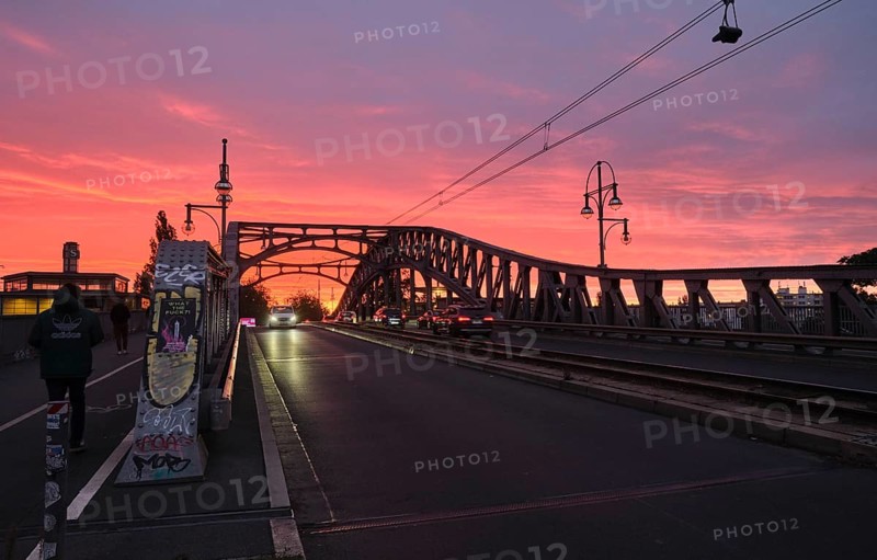 Germany, Berlin, 15.09.2024, Bösebrücke, S-Bahn station Bornholmer Straße, sunset, Europe