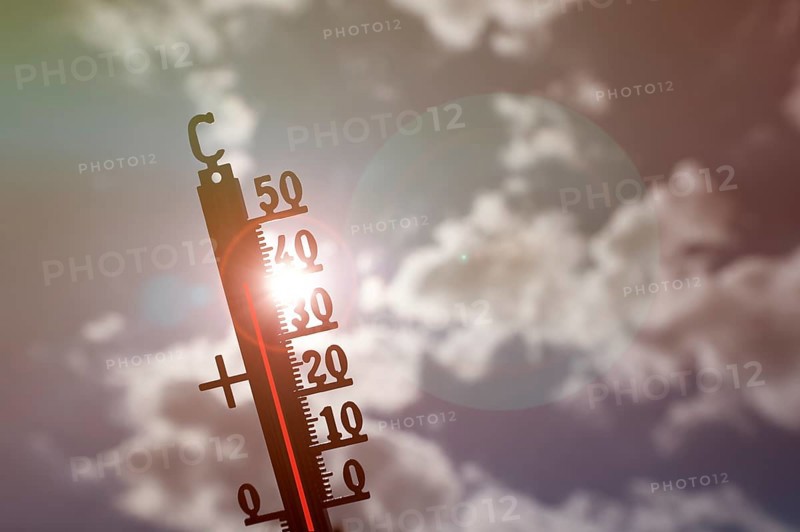 Symbolic image heat wave, thermometer in the sun, summer, climate change, temperature, record heat, heat, clouds, hot, Stuttgart, Baden-Württemberg, Germany