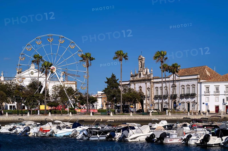 View over the marina, harbour, on Ferris wheel, boats, city archway, archway, Arco da Vila, old town, Faro, Algarve, Portugal