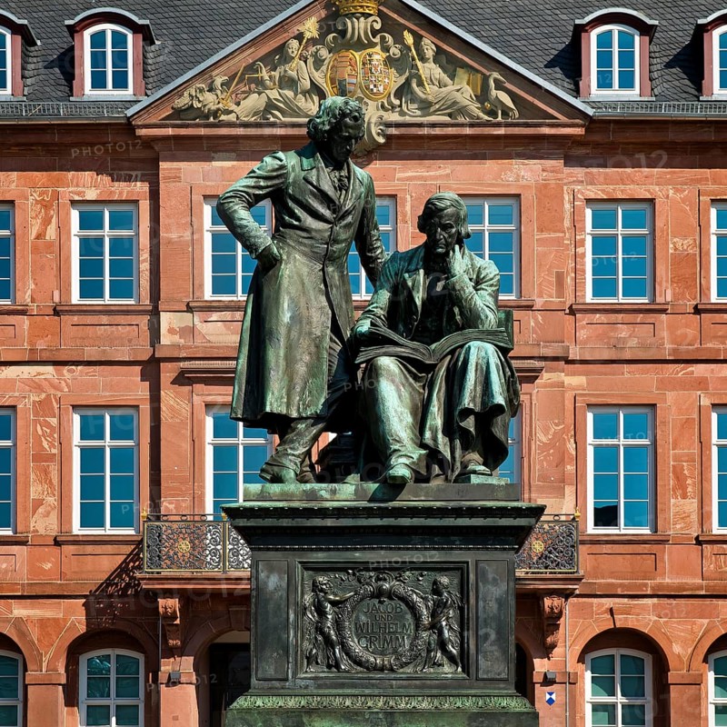 Brothers Grimm National Monument in front of Neustadt Town Hall, German Fairy Tale Route, Hanau, Hesse, Germany